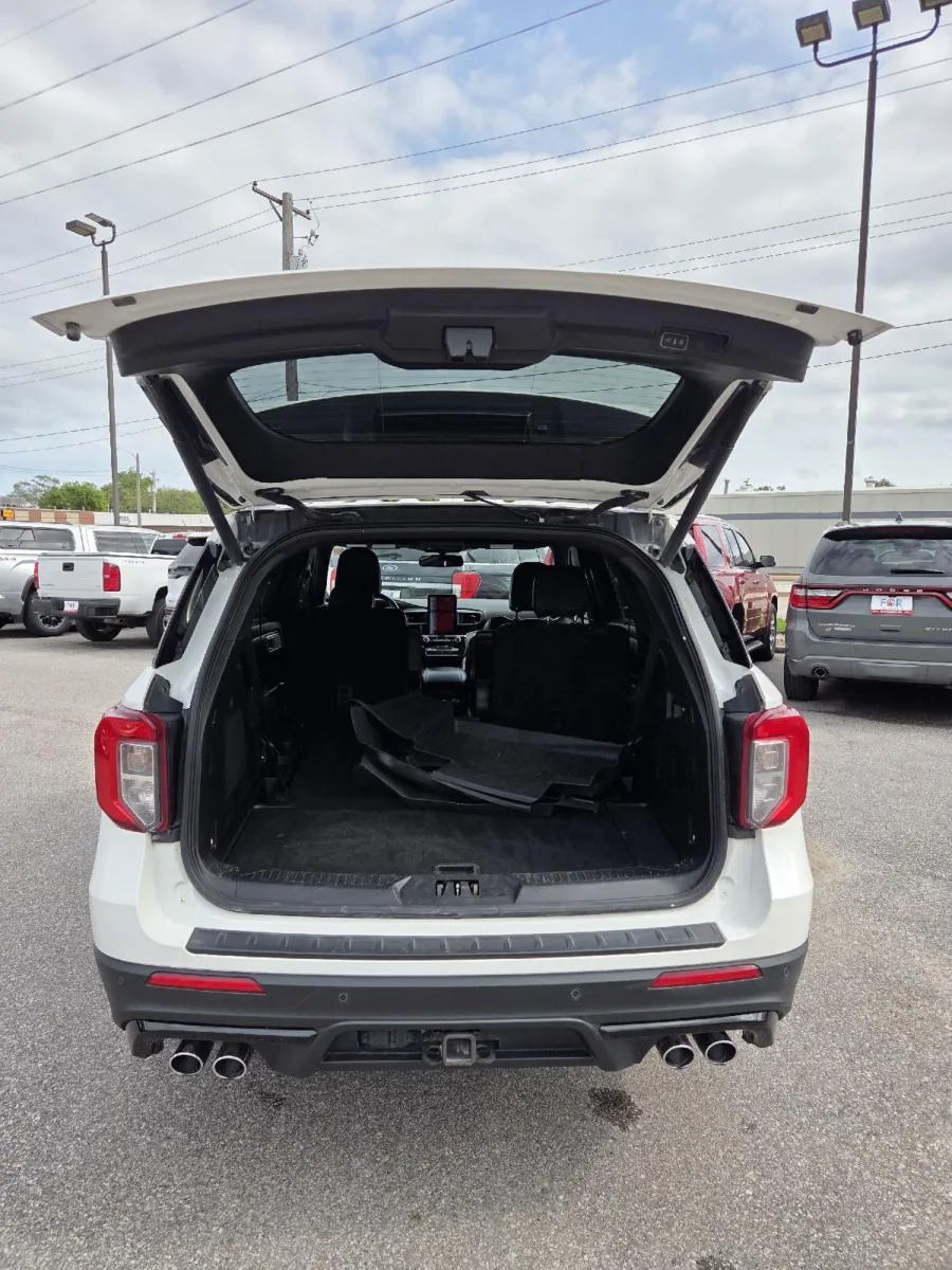 Ford Explorer photo 10