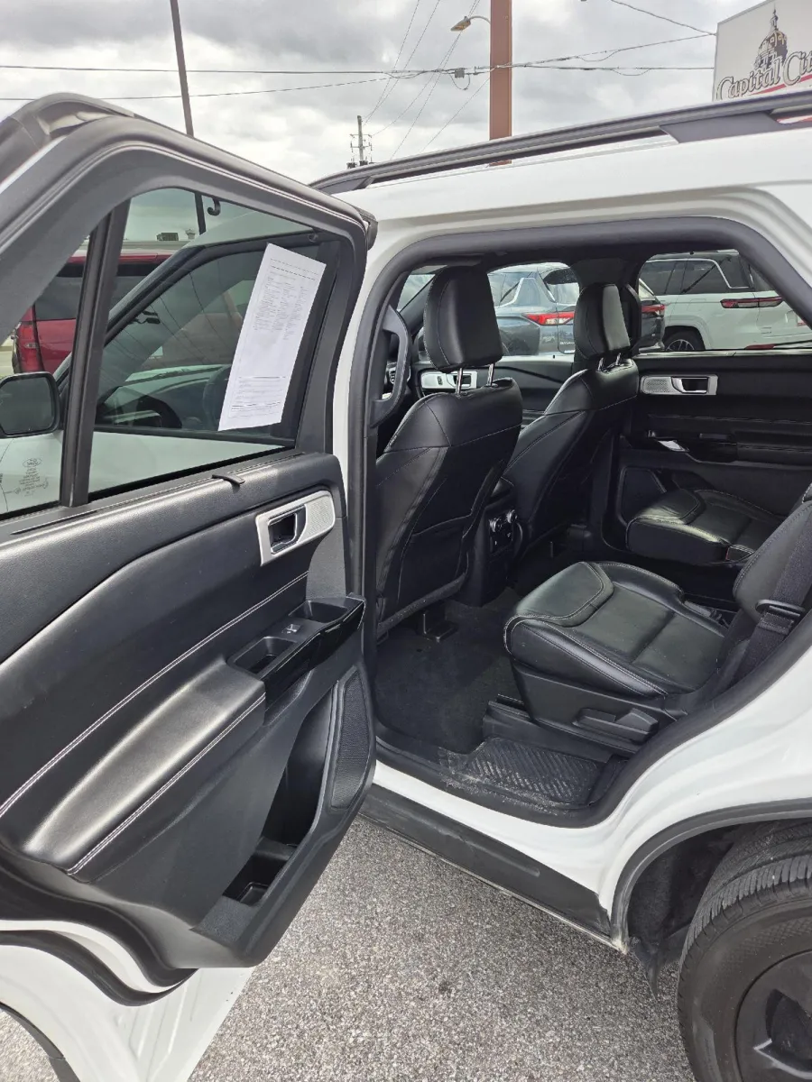 Ford Explorer photo 14