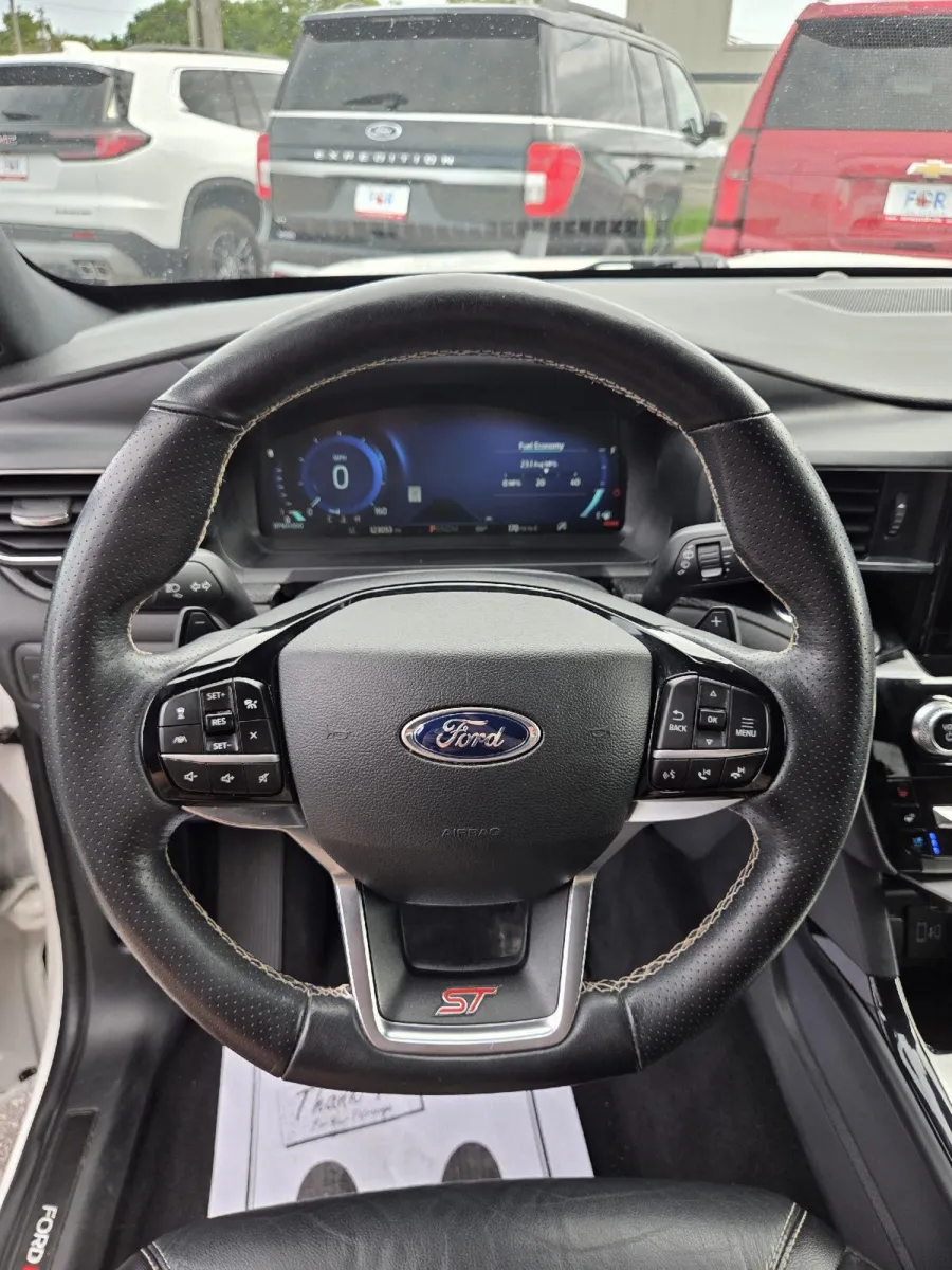 Ford Explorer photo 19