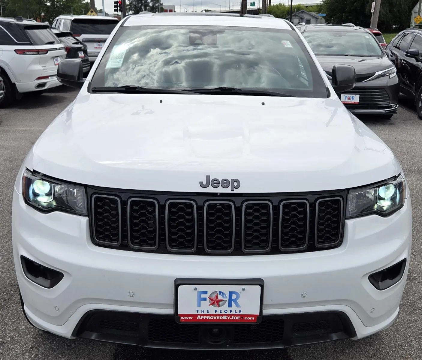 Jeep Grand Cherokee photo 3