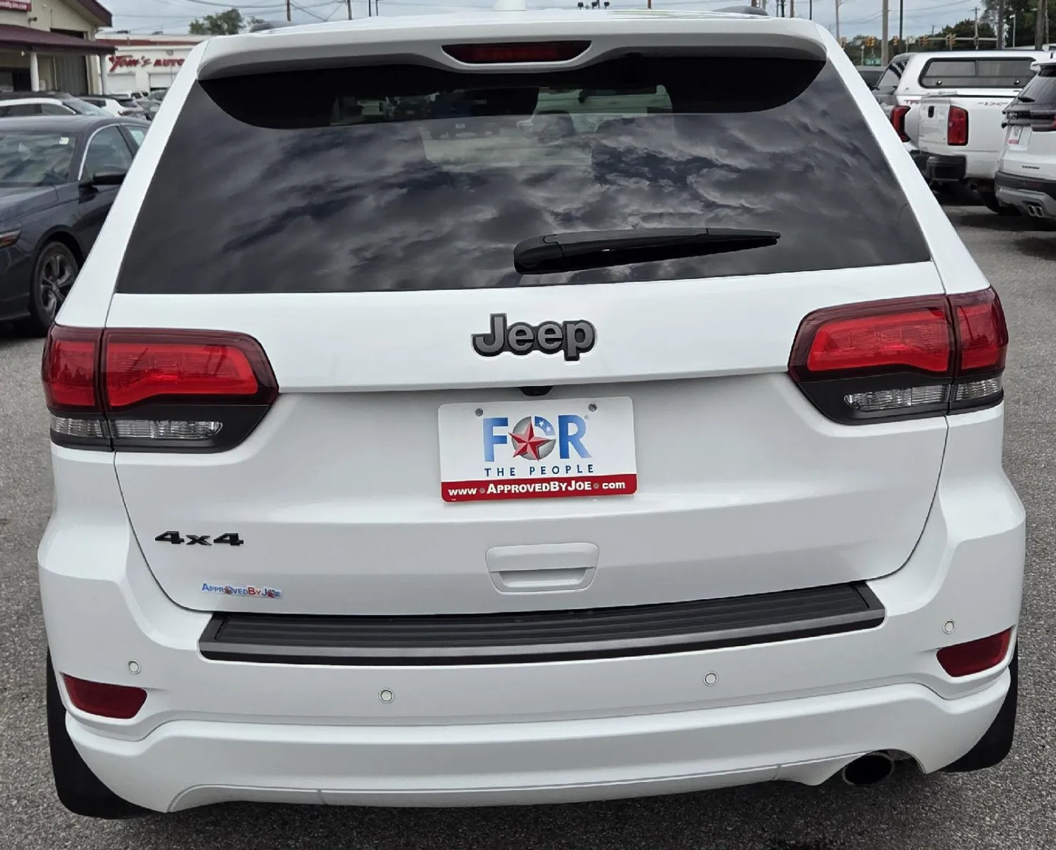 Jeep Grand Cherokee photo 8