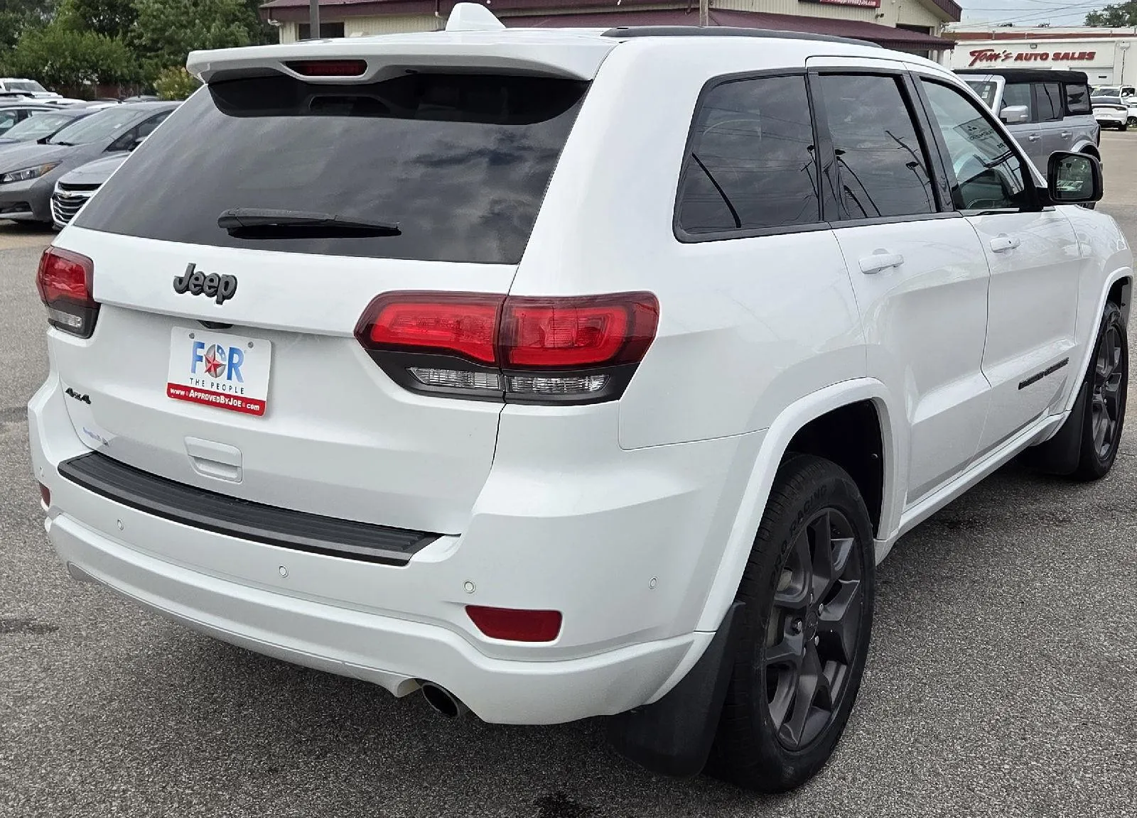 Jeep Grand Cherokee photo 9