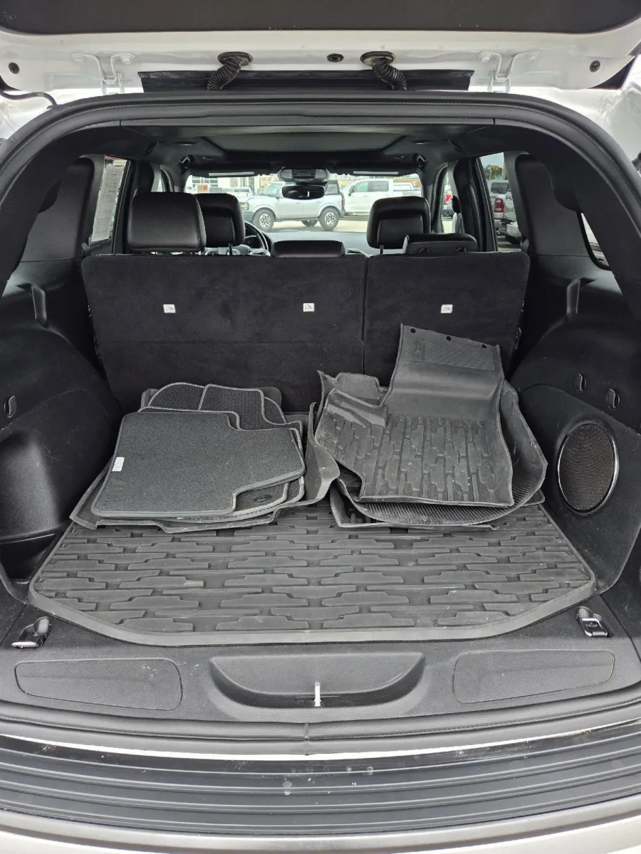 Jeep Grand Cherokee photo 11