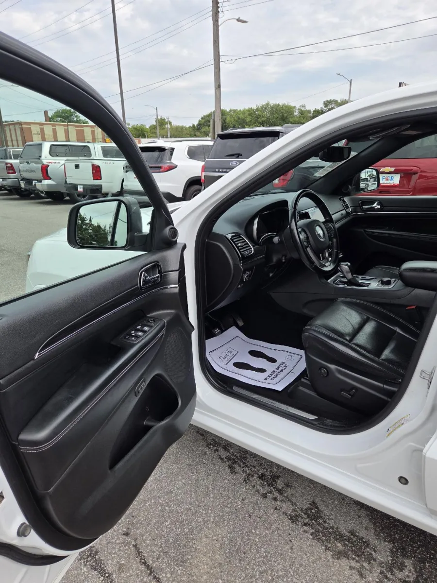 Jeep Grand Cherokee photo 13