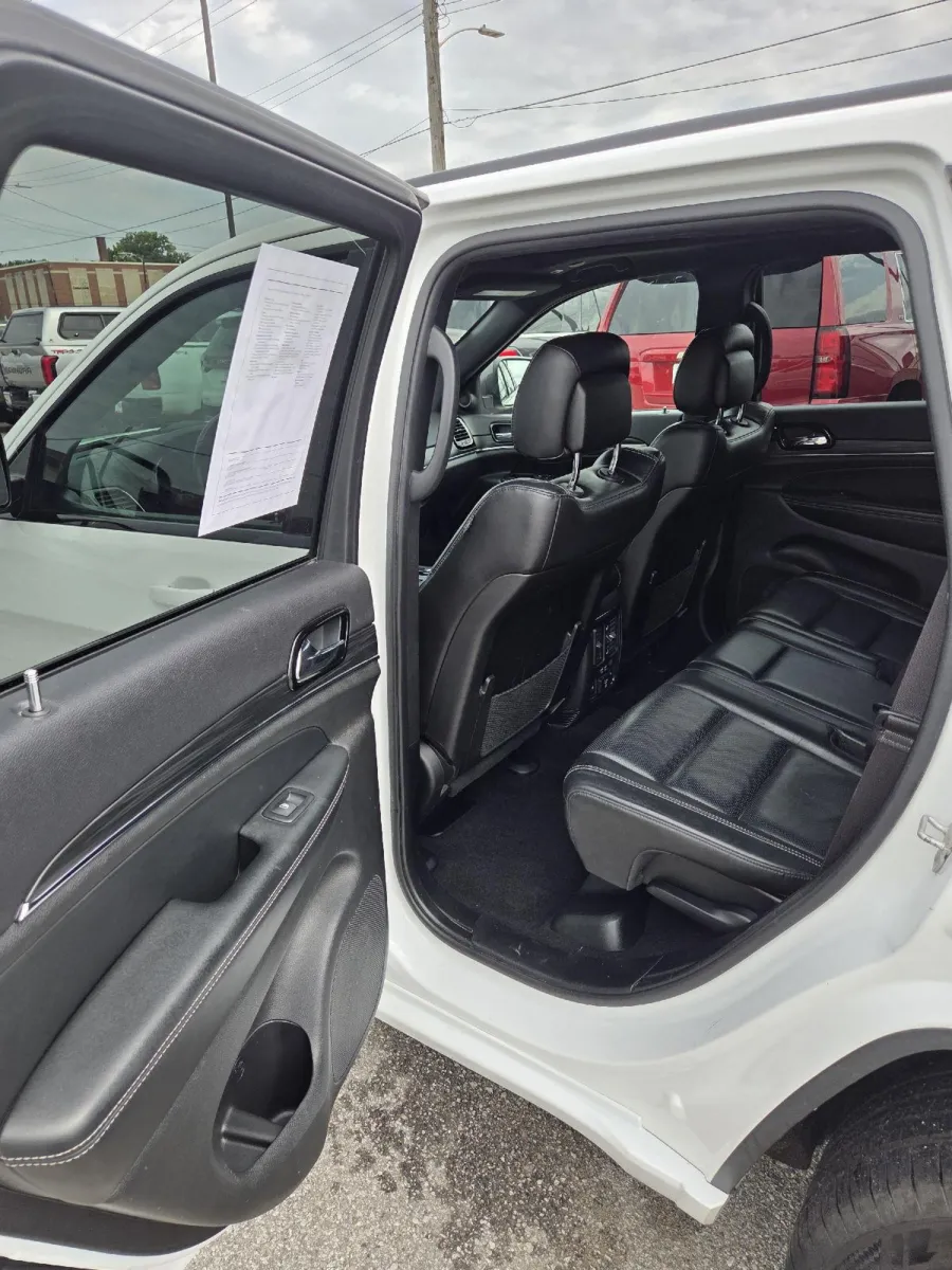 Jeep Grand Cherokee photo 15