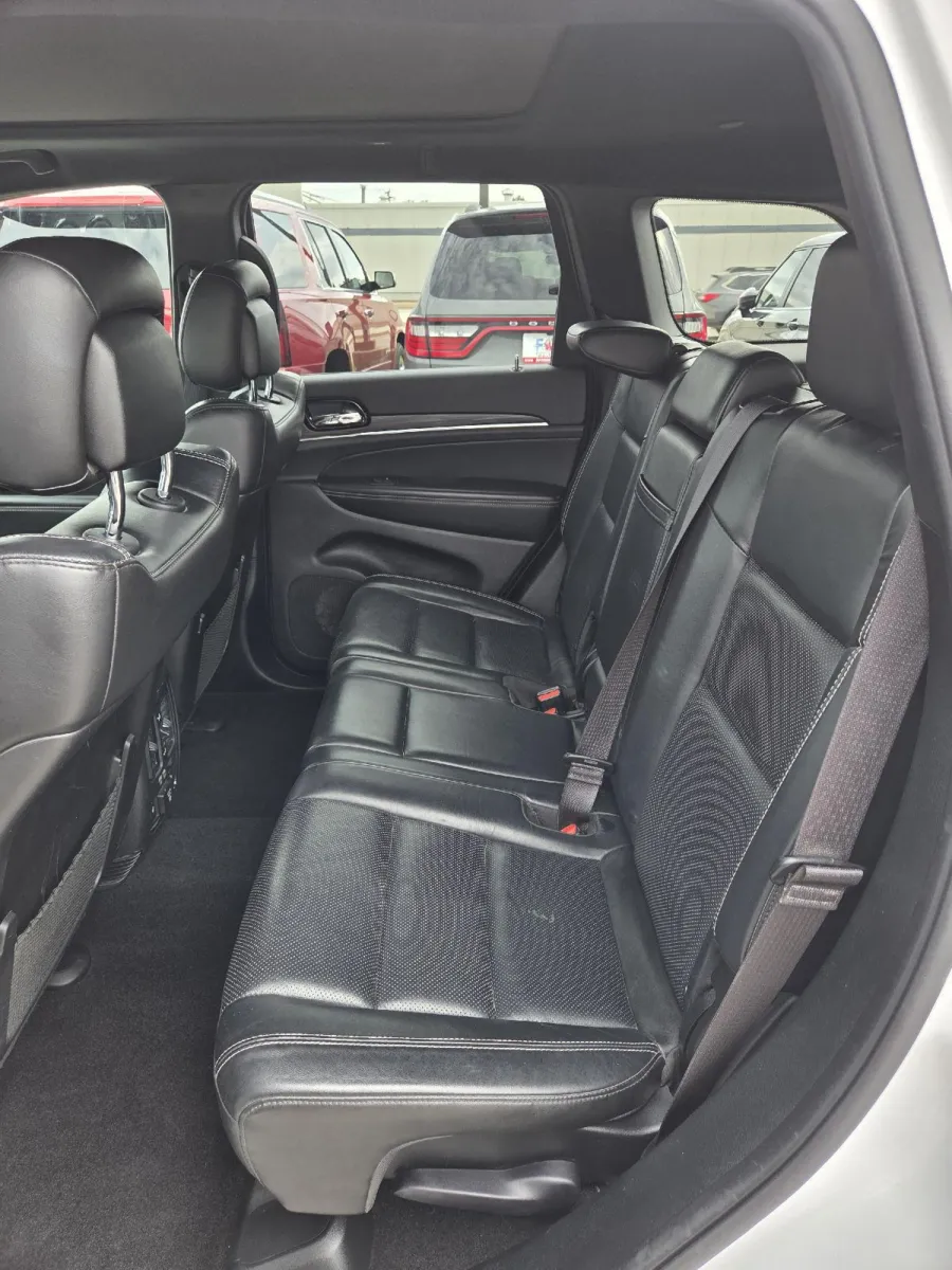 Jeep Grand Cherokee photo 16