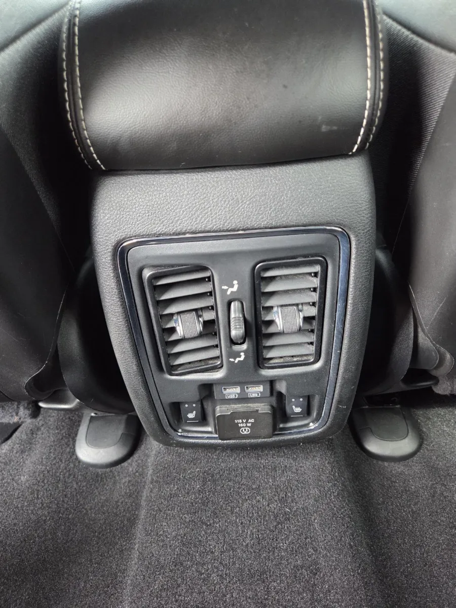 Jeep Grand Cherokee photo 17