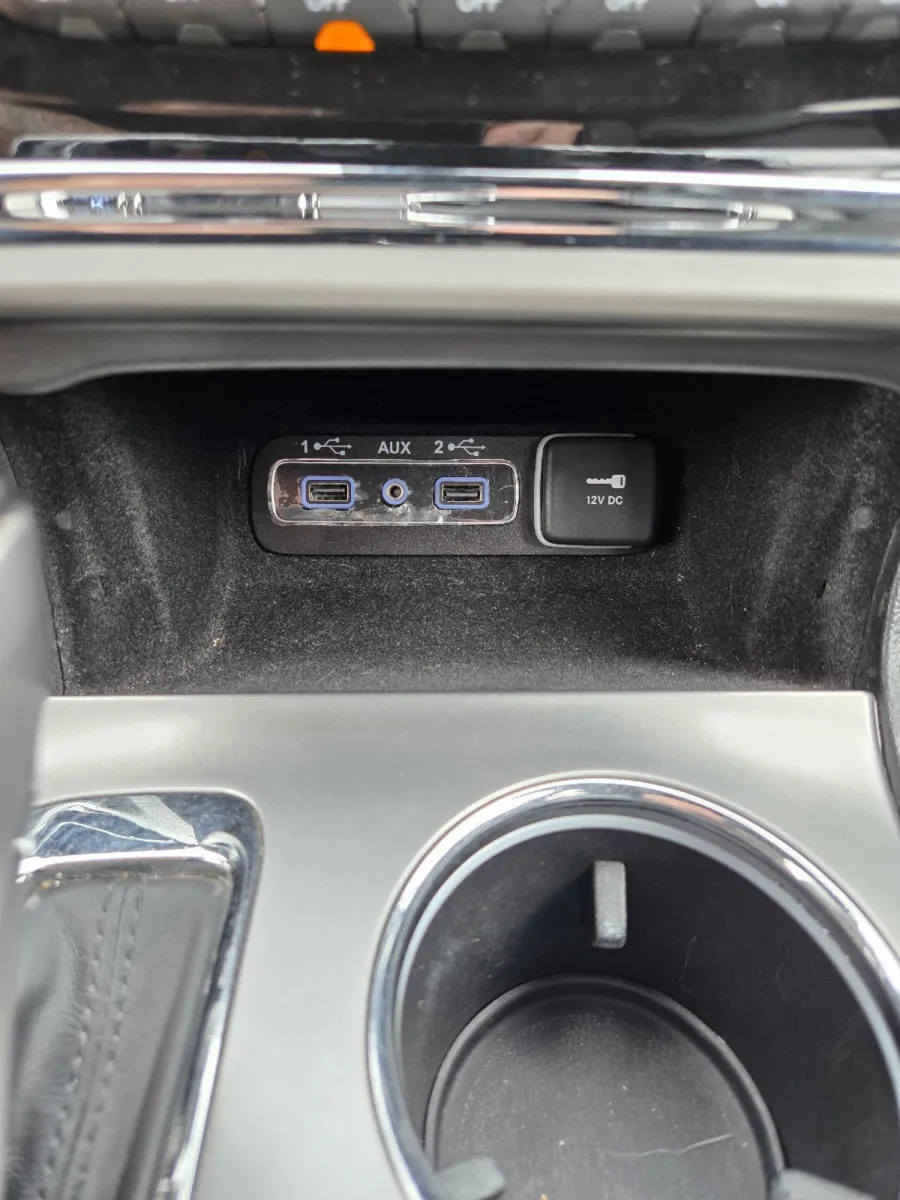 Jeep Grand Cherokee photo 24