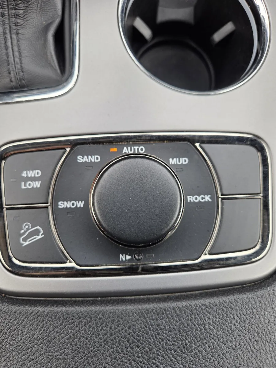 Jeep Grand Cherokee photo 25