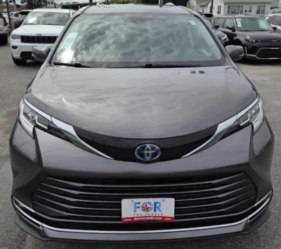 Another view of 2022 Toyota Sienna Limited 7-Passenger for sale in Des Moines, IA at Capital City Motor Company