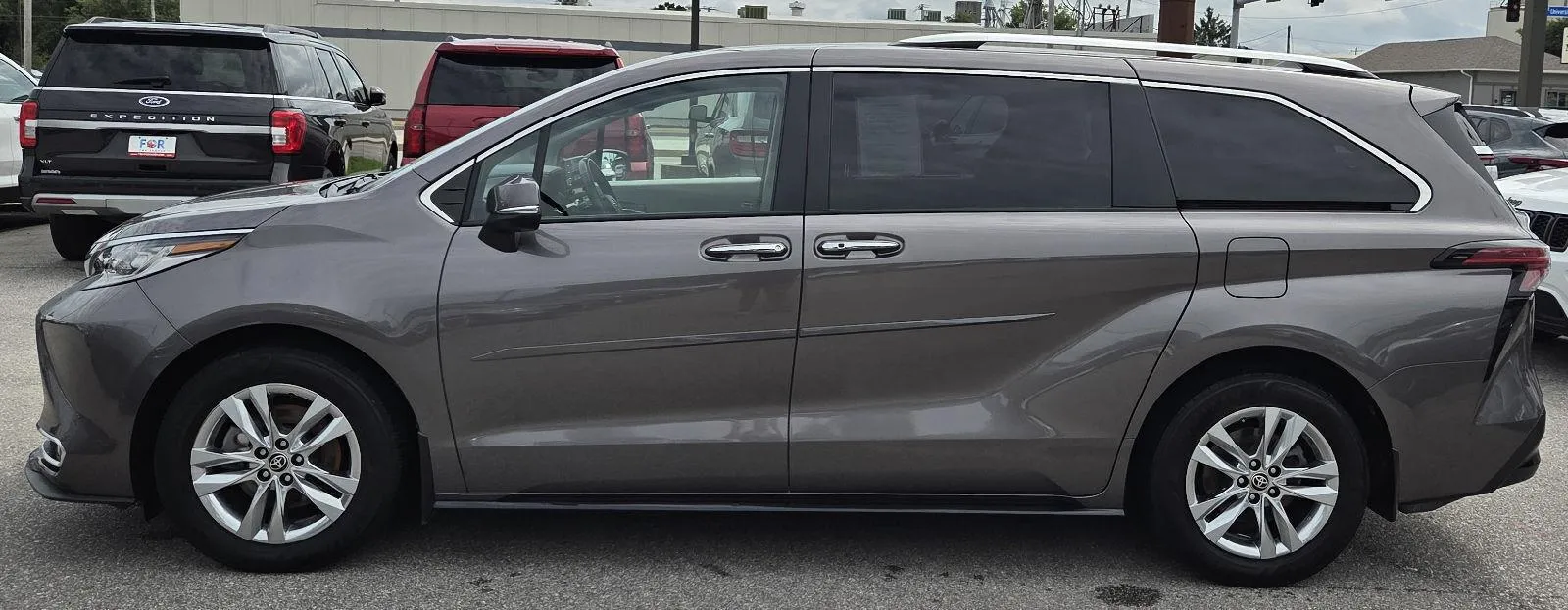 Toyota Sienna photo 5