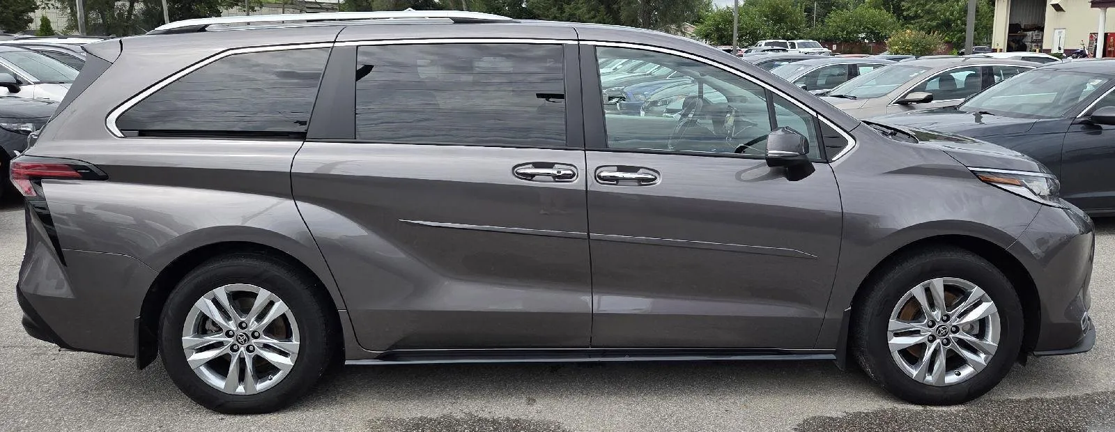 Toyota Sienna photo 6