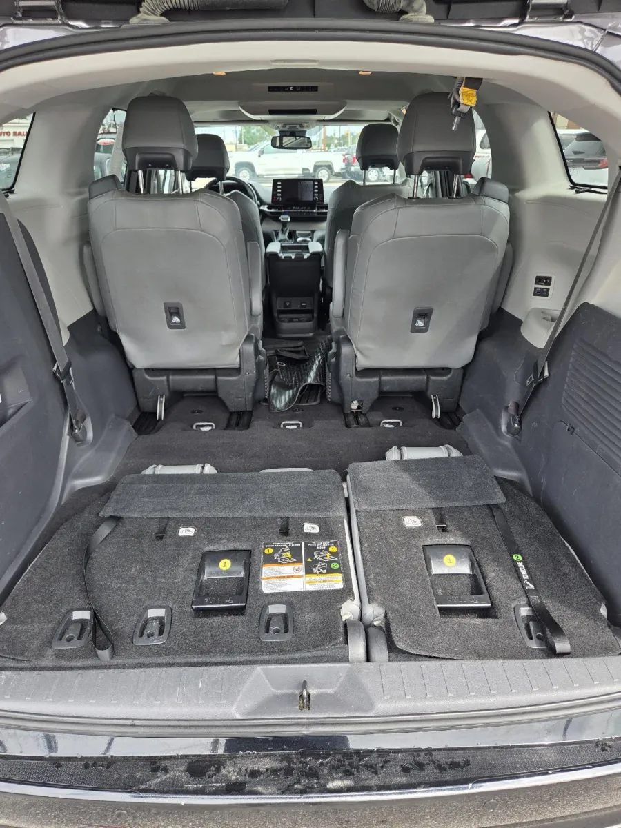 Toyota Sienna photo 11