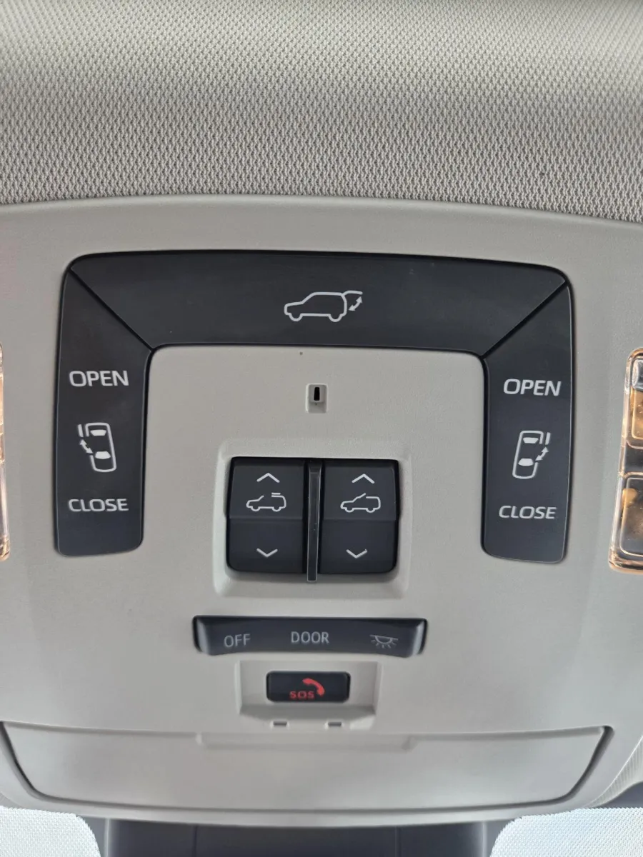 Toyota Sienna photo 27