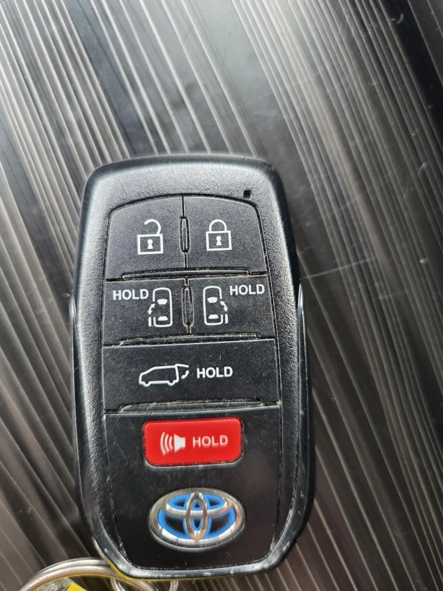 Toyota Sienna photo 28