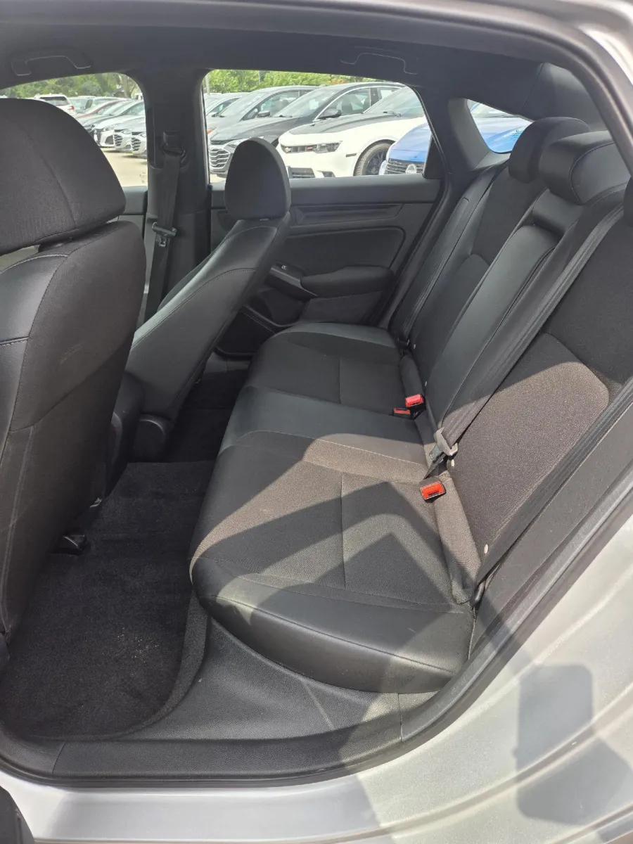 Honda Civic photo 16