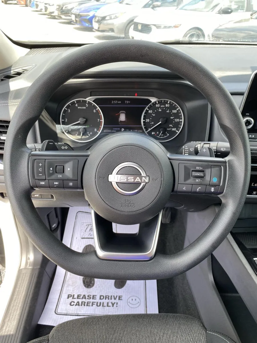 Nissan Rogue photo 19