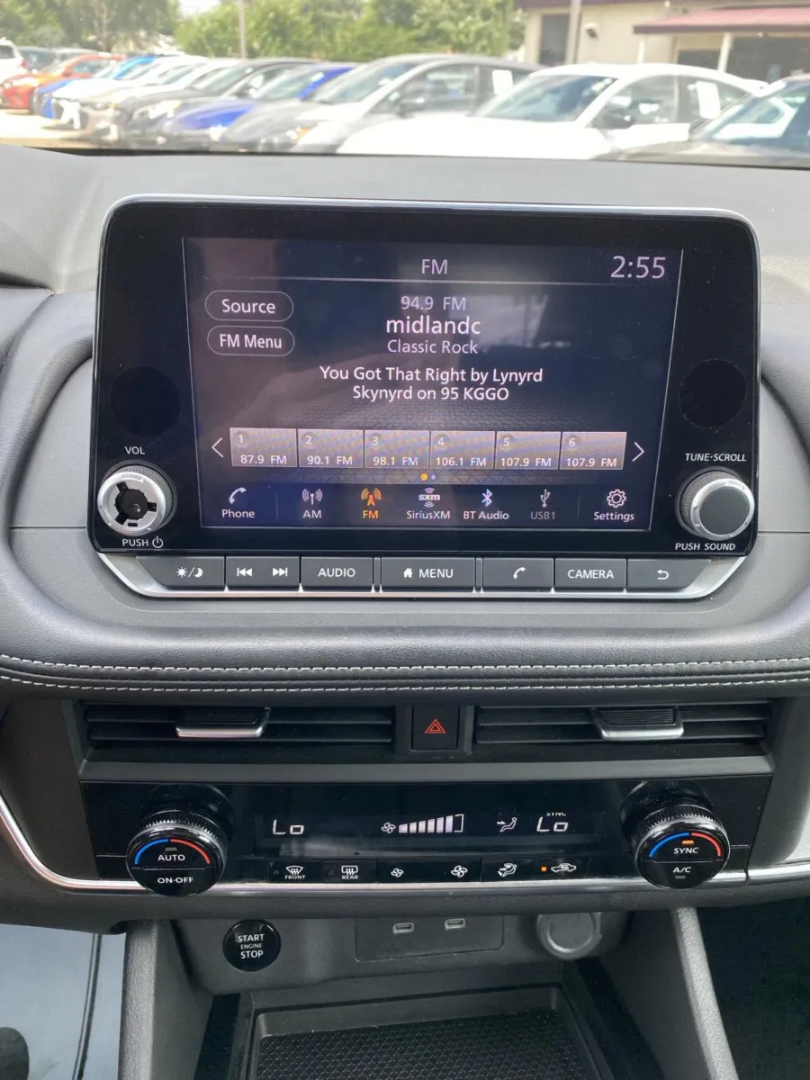 Nissan Rogue photo 21