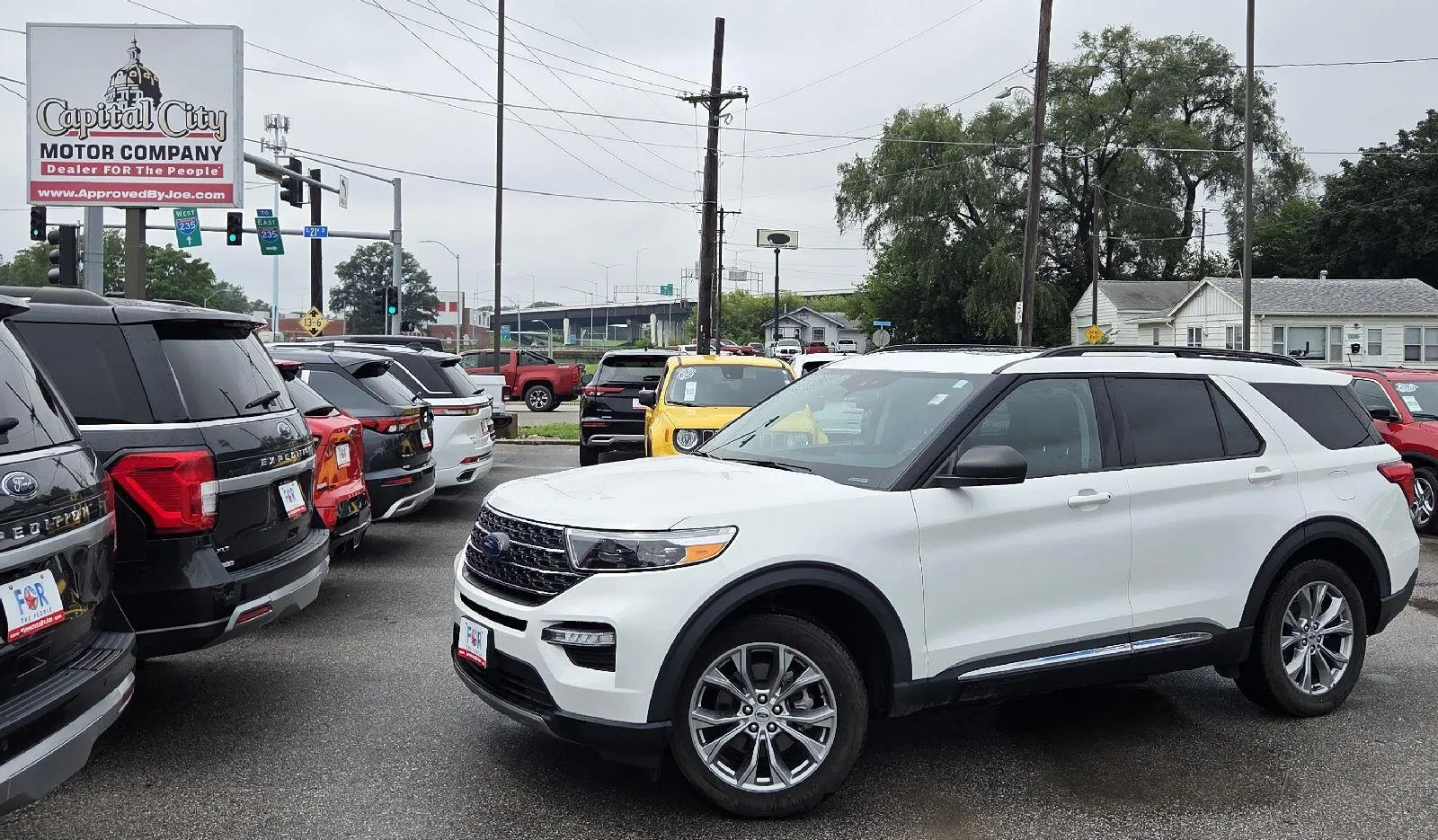 White 2022 Ford Explorer XLT for sale in Des Moines, IA