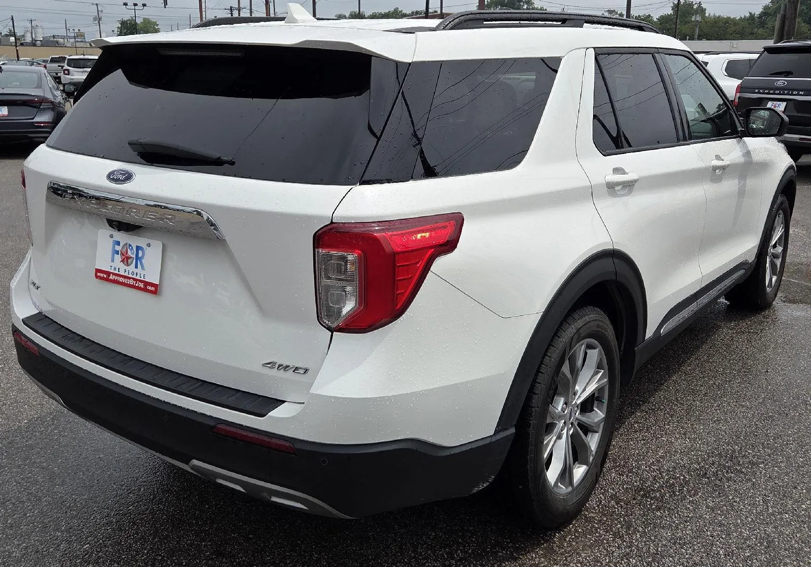 Ford Explorer photo 5