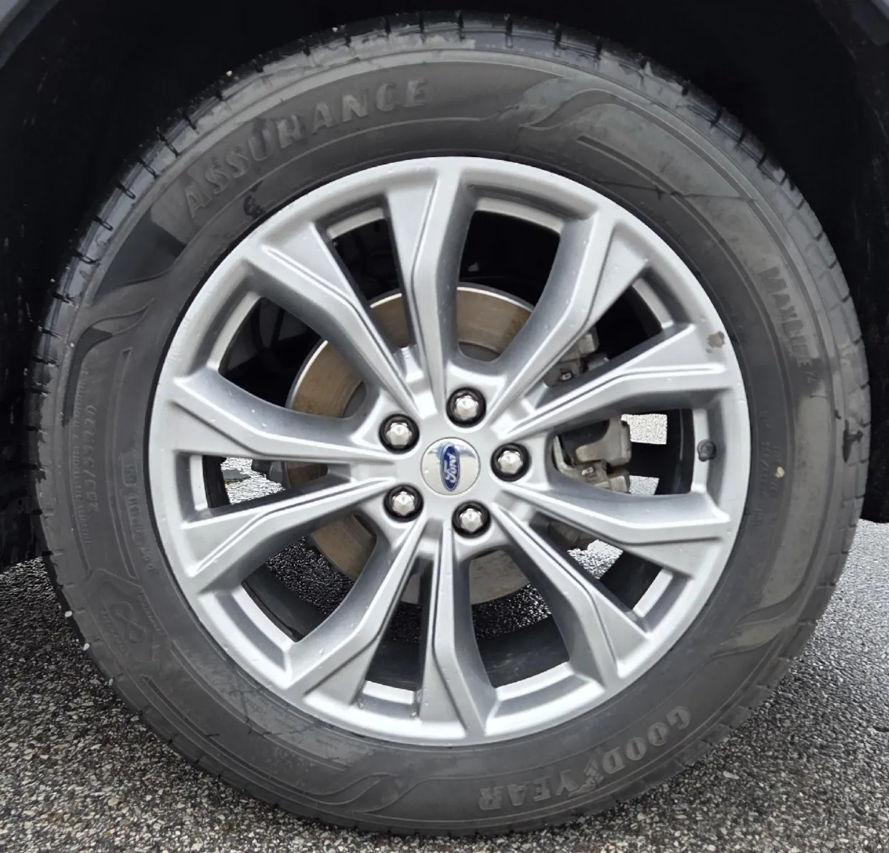 Ford Explorer photo 10