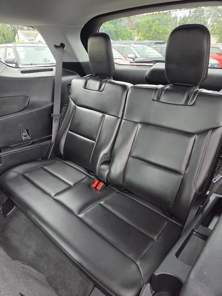 Ford Explorer photo 16