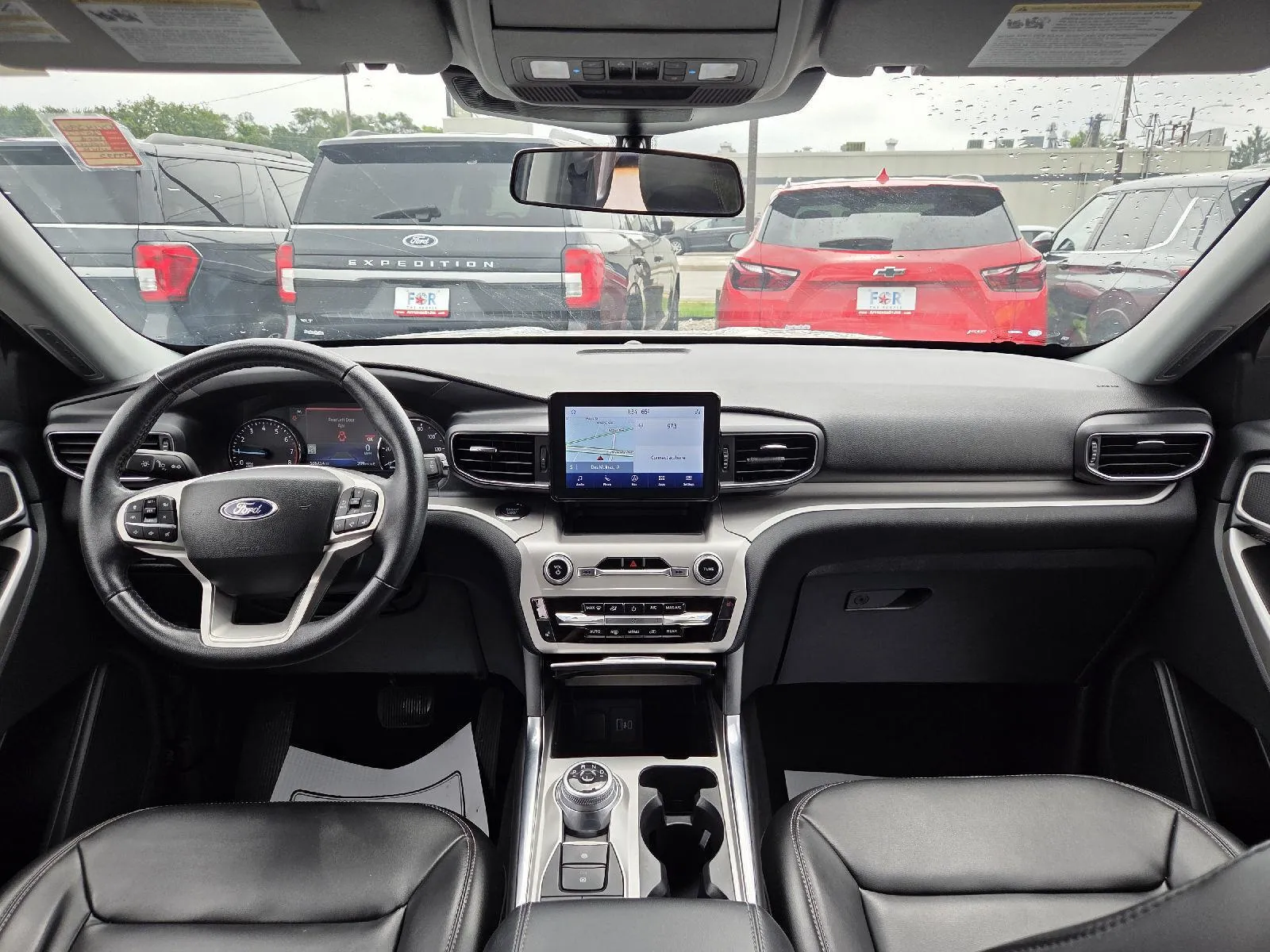 Ford Explorer photo 17