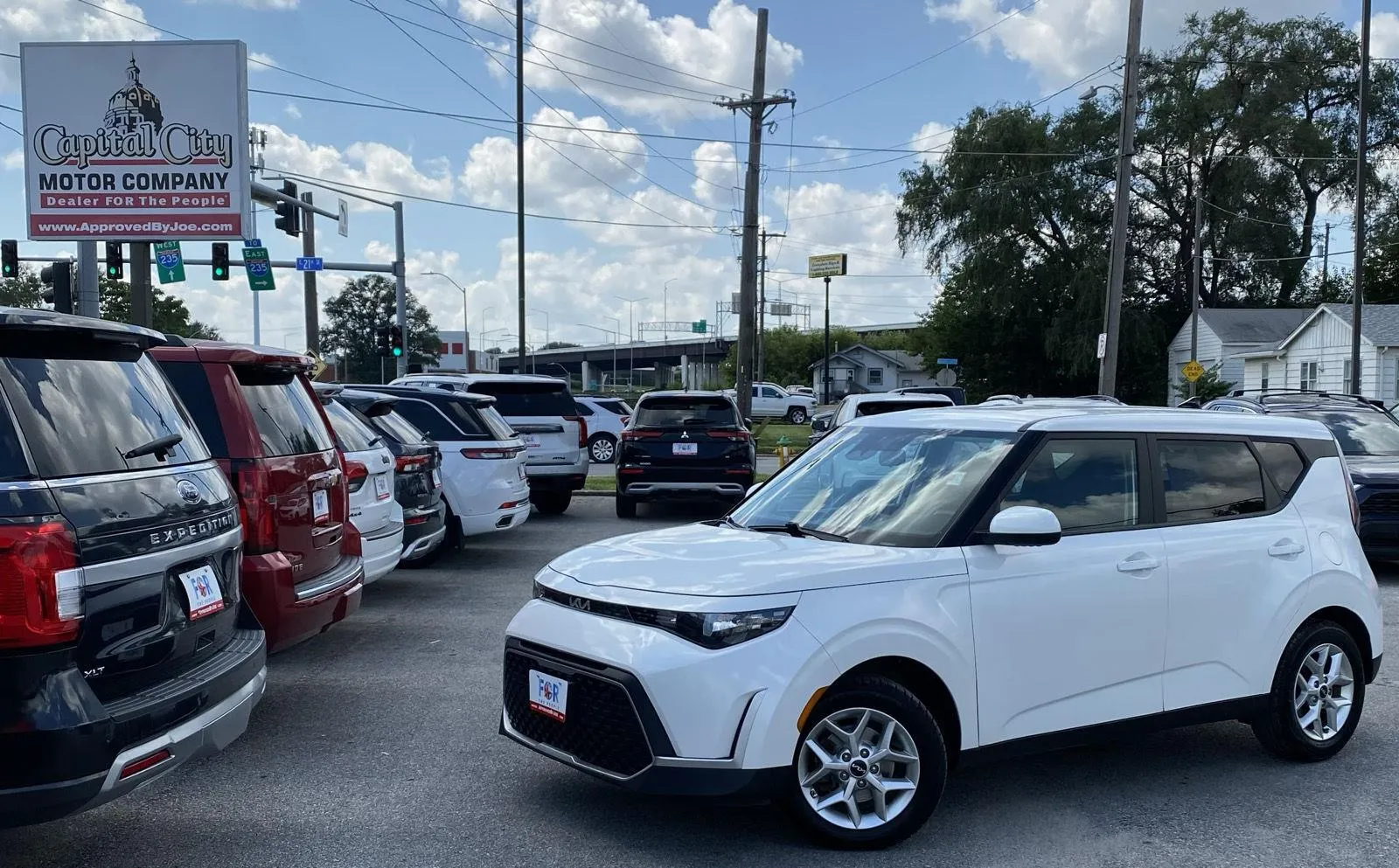 White 2023 Kia Soul LX for sale in Des Moines, IA