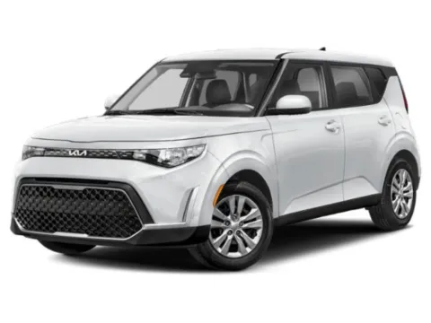 White 2023 Kia Soul LX for sale in Des Moines, IA