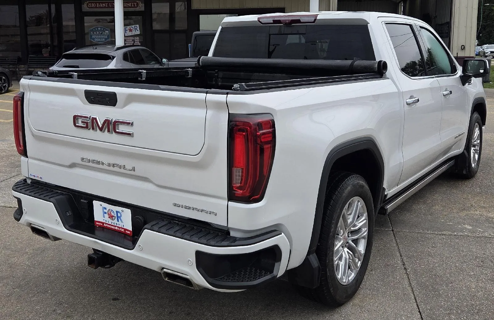 GMC Sierra photo 8