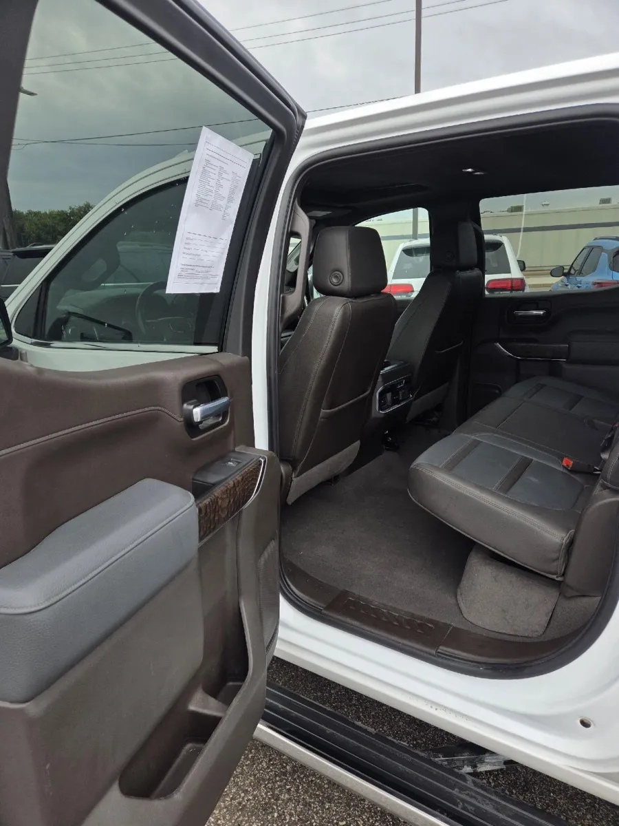 GMC Sierra photo 13