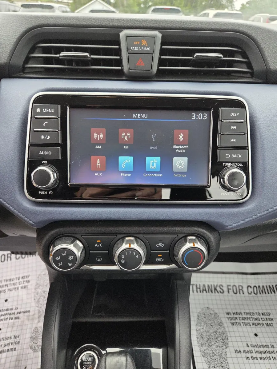 Nissan Versa photo 20