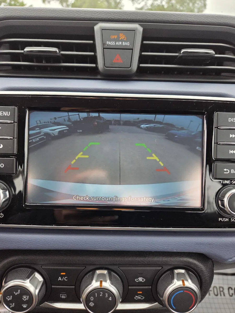 Nissan Versa photo 21