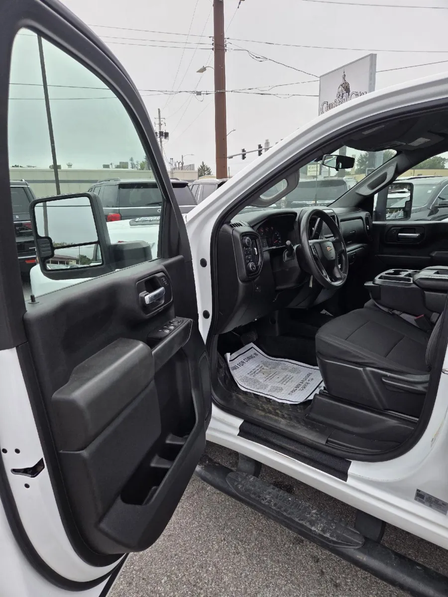 Chevrolet 3500HD photo 11