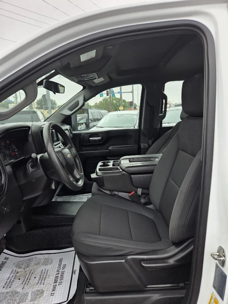 Chevrolet 3500HD photo 12