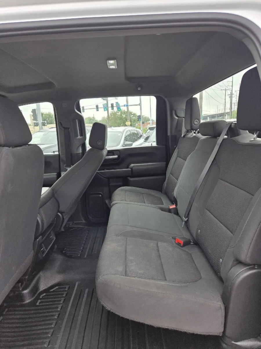 Chevrolet 3500HD photo 14