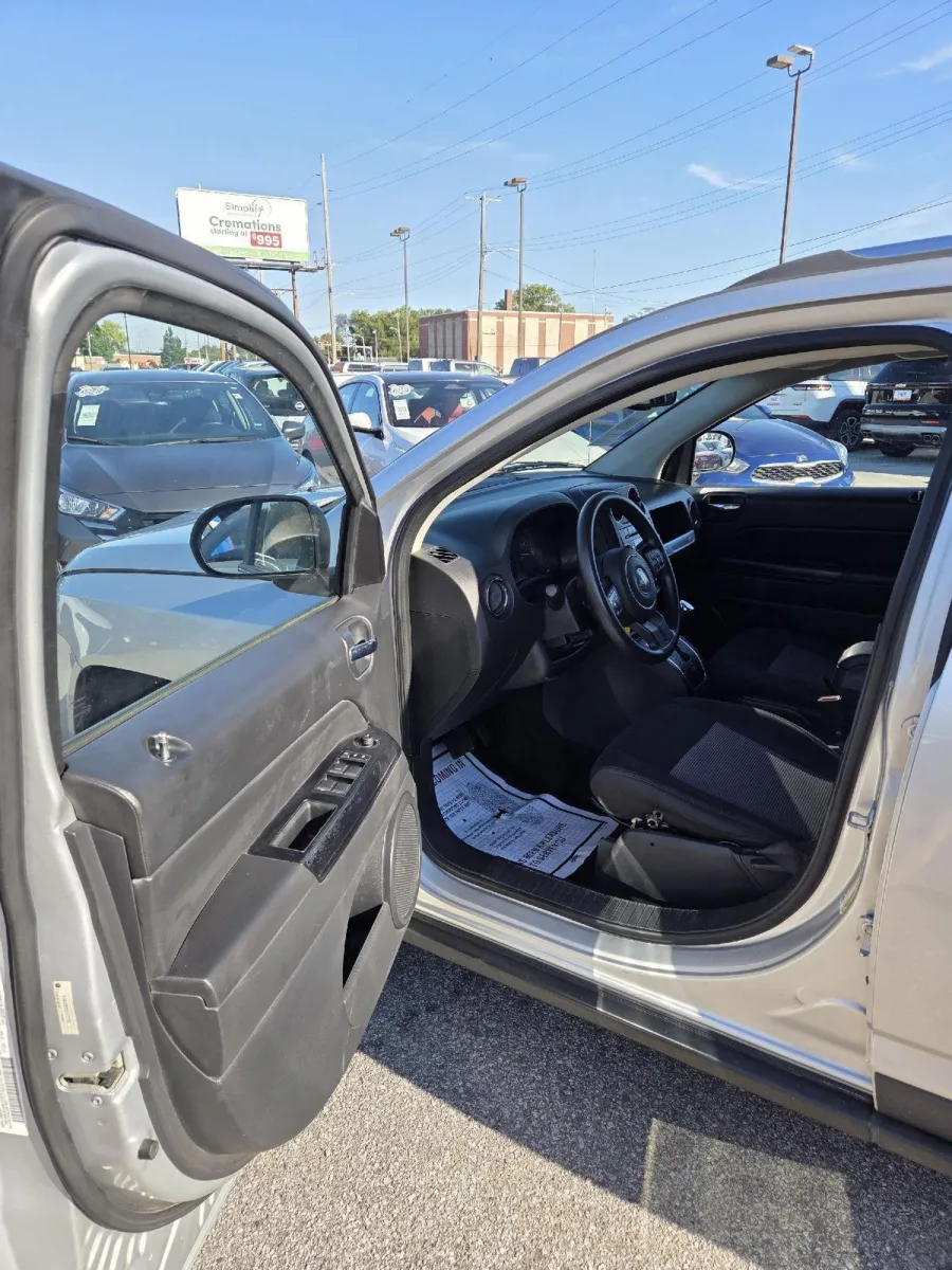 Jeep Compass photo 13