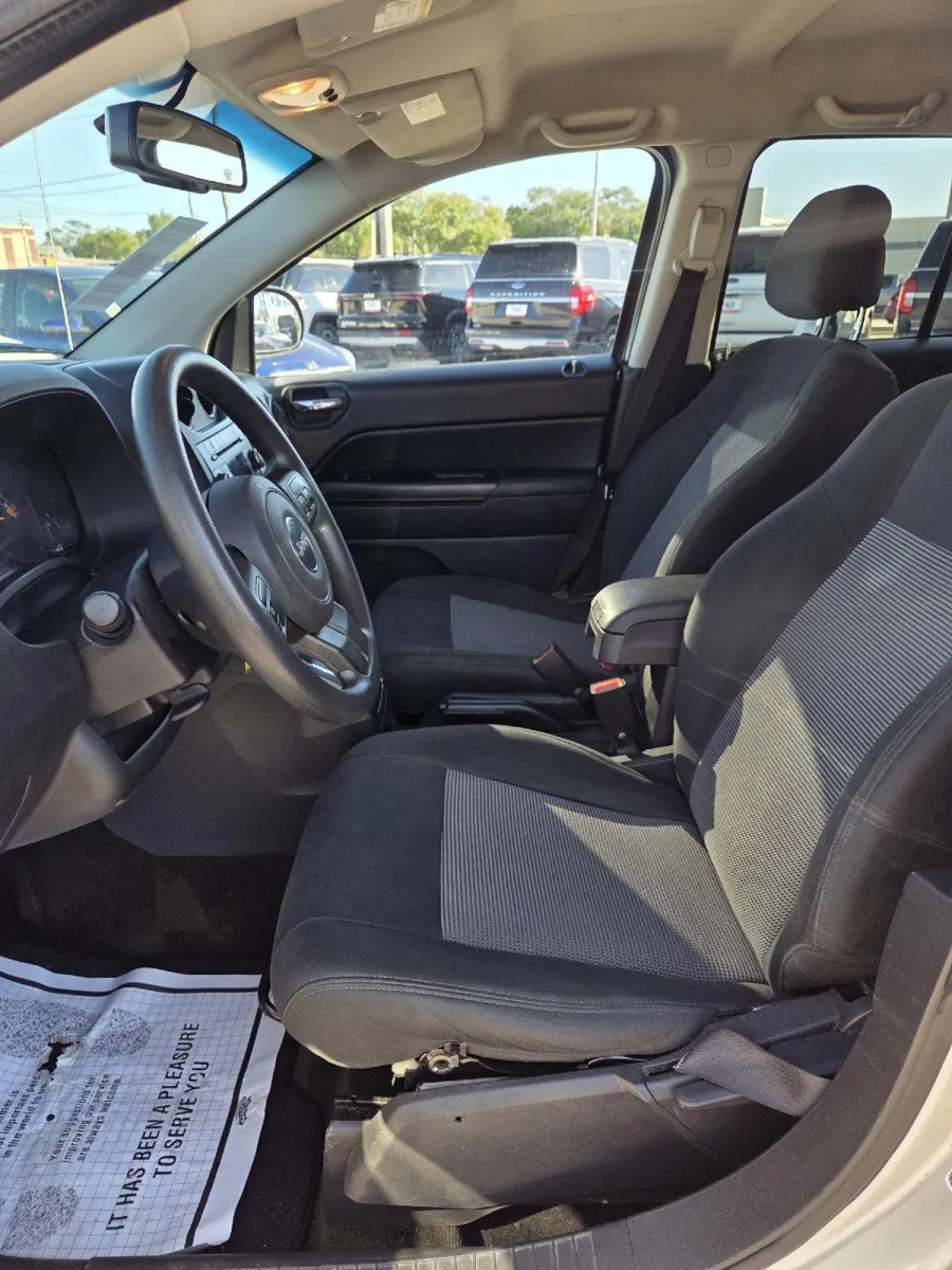 Jeep Compass photo 14