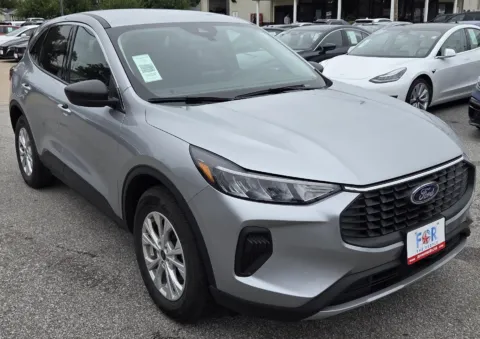 Photos of 2023 Ford Escape Active for sale in Des Moines, IA at Capital City Motor Company