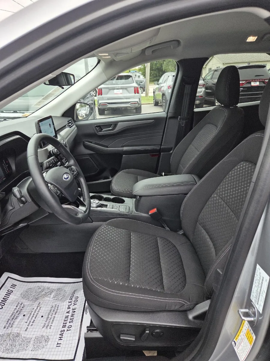 Ford Escape photo 14