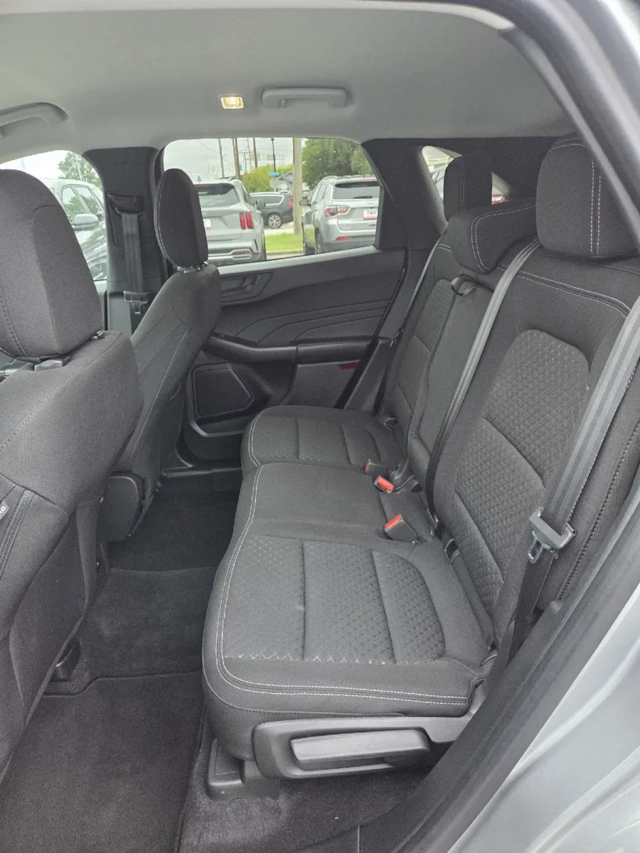 Ford Escape photo 16
