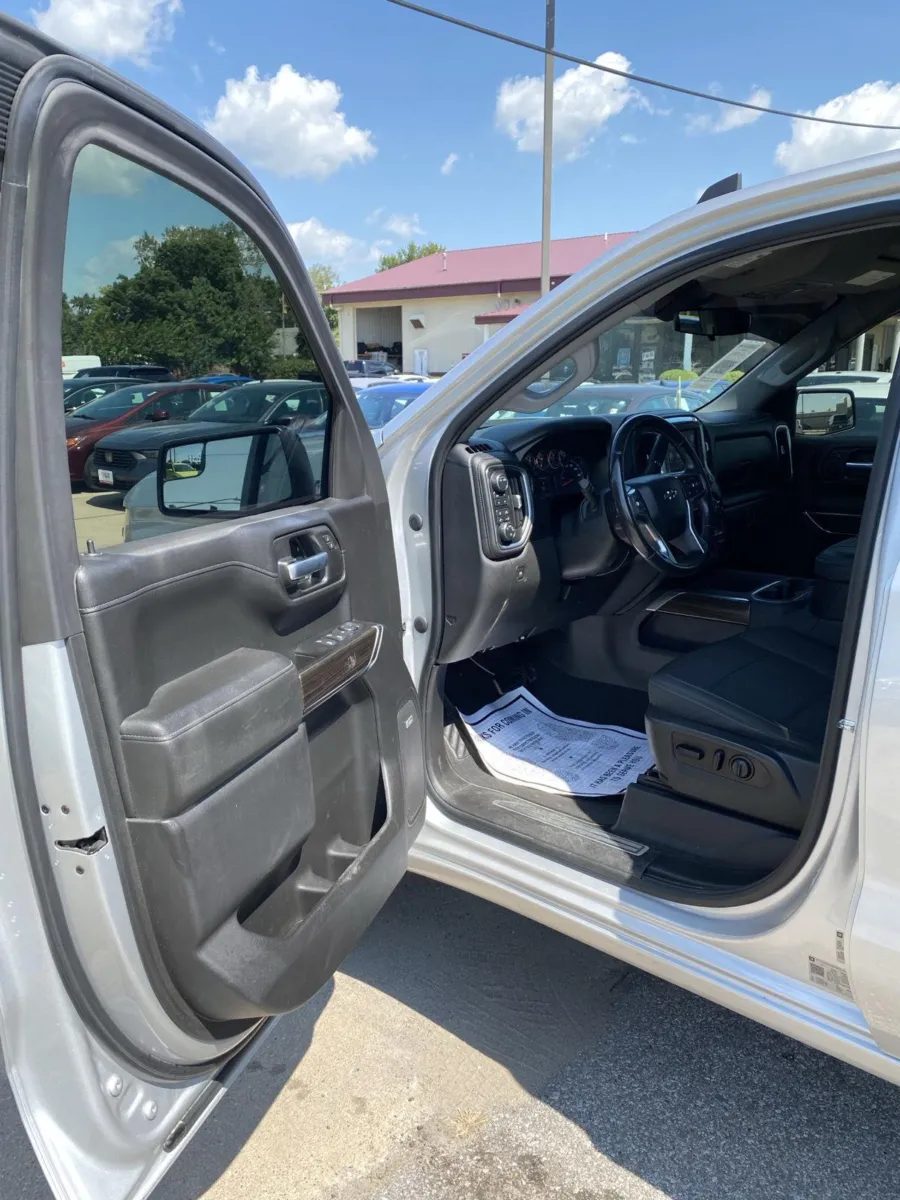 Chevrolet Silverado photo 11