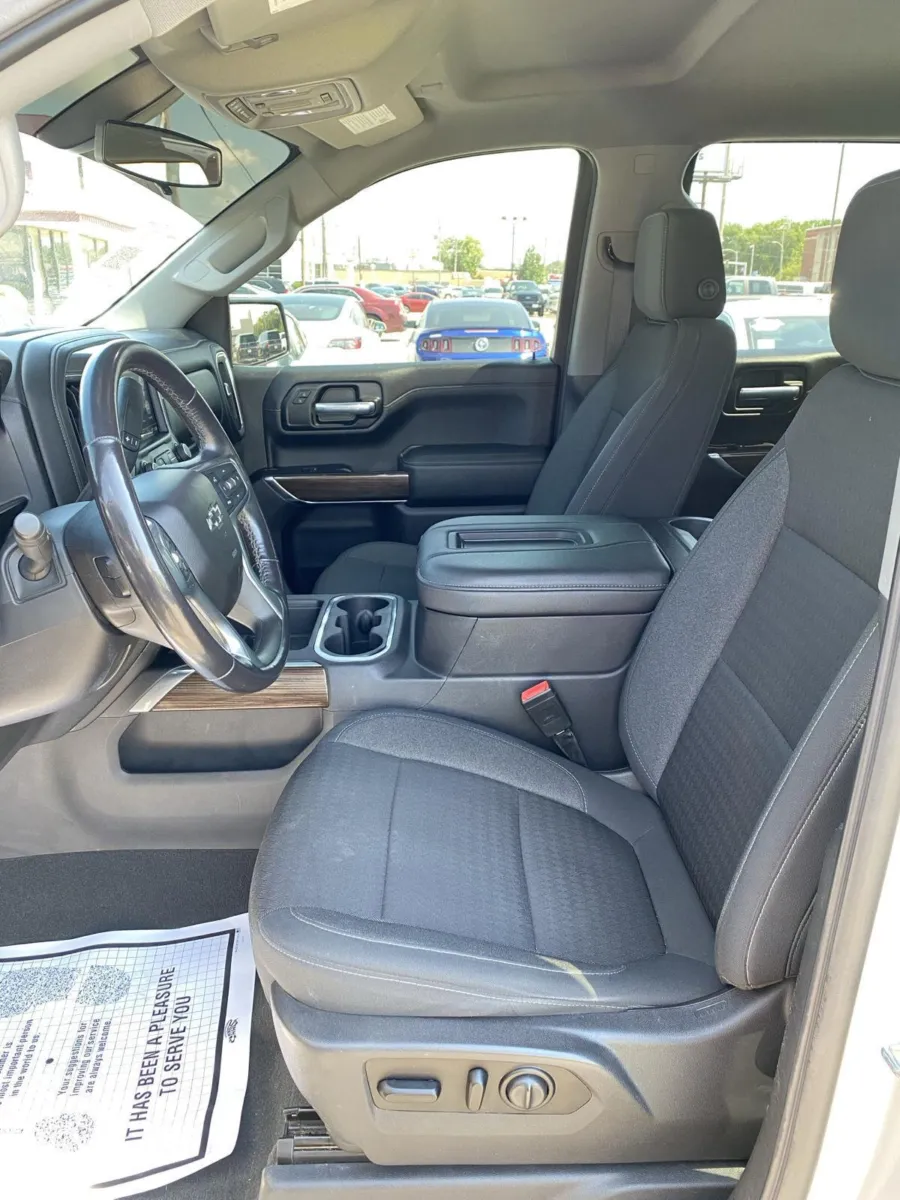 Chevrolet Silverado photo 12