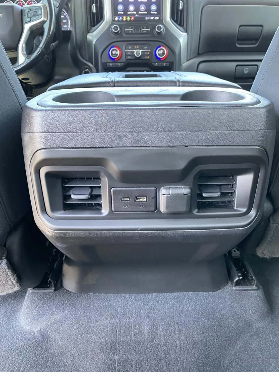 Chevrolet Silverado photo 16