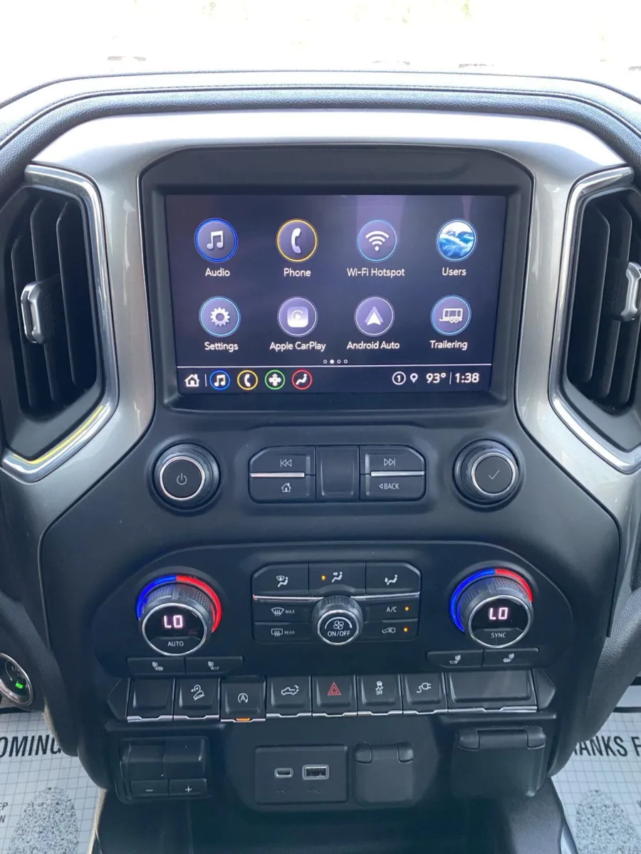 Chevrolet Silverado photo 20