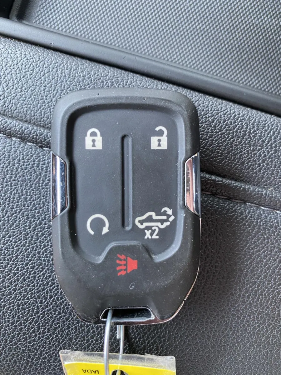 Chevrolet Silverado photo 23