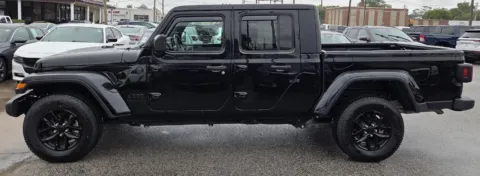 More photos of 2022 Jeep Gladiator Altitude at Capital City Motor Company, IA