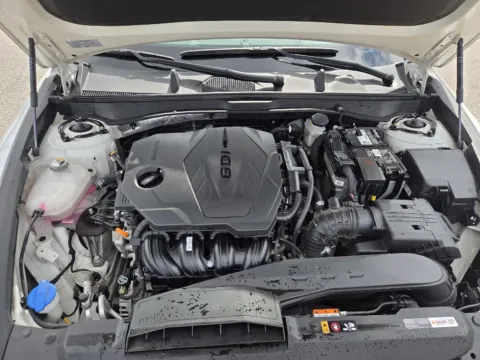 More photos of 2025 Hyundai Sonata SEL at Capital City Motor Company, IA