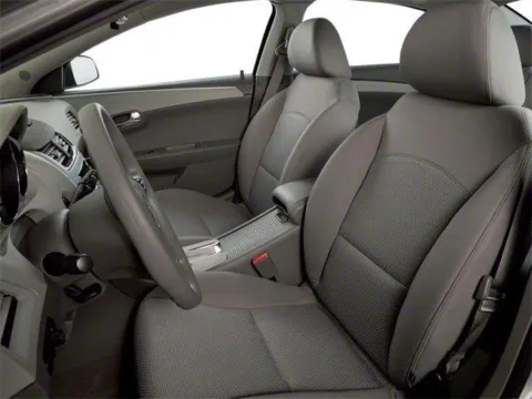 More photos of 2010 Chevrolet Malibu LT w/2LT at Capital City Motor Company, IA
