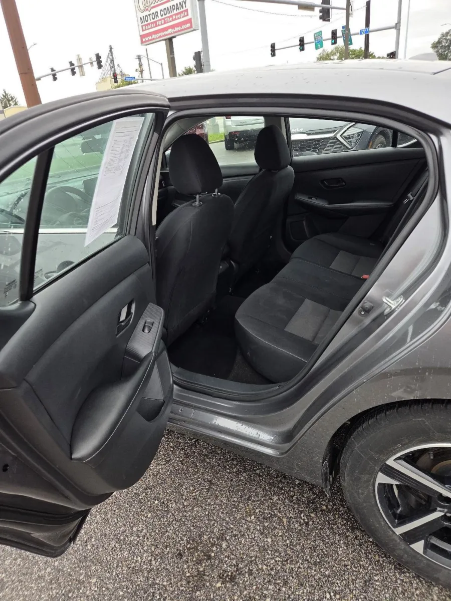 Nissan Sentra photo 14